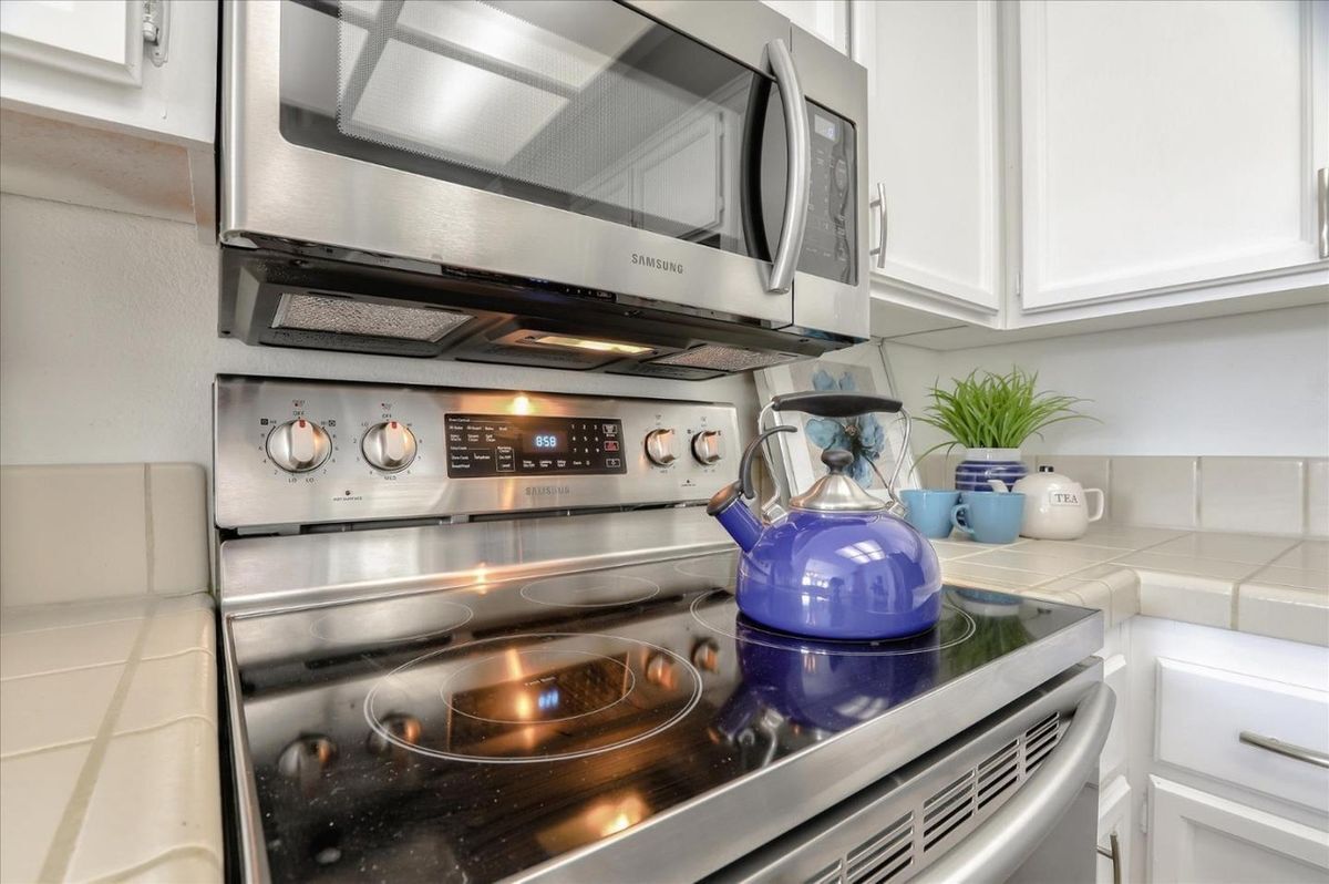 Building Photo - 90 Cherry Ridge Ln