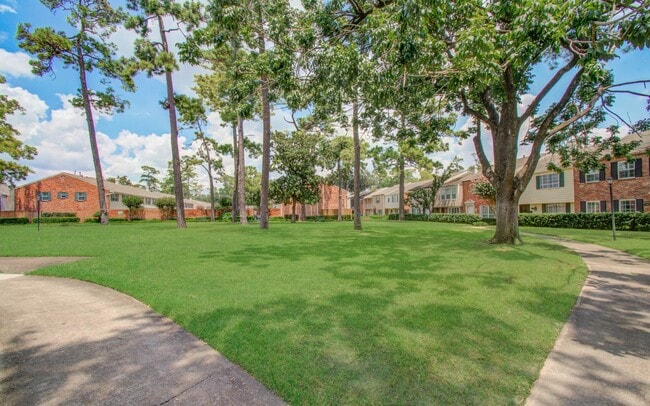 Building Photo - 402 Bendwood Dr