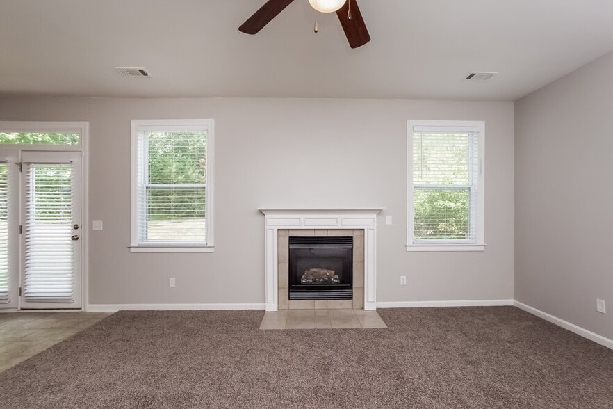 Building Photo - 2528 Mockingbird Ln