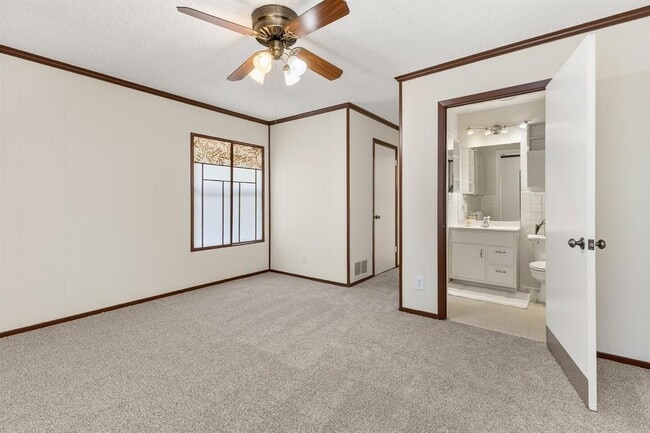 Building Photo - 6203 Greentree Ln
