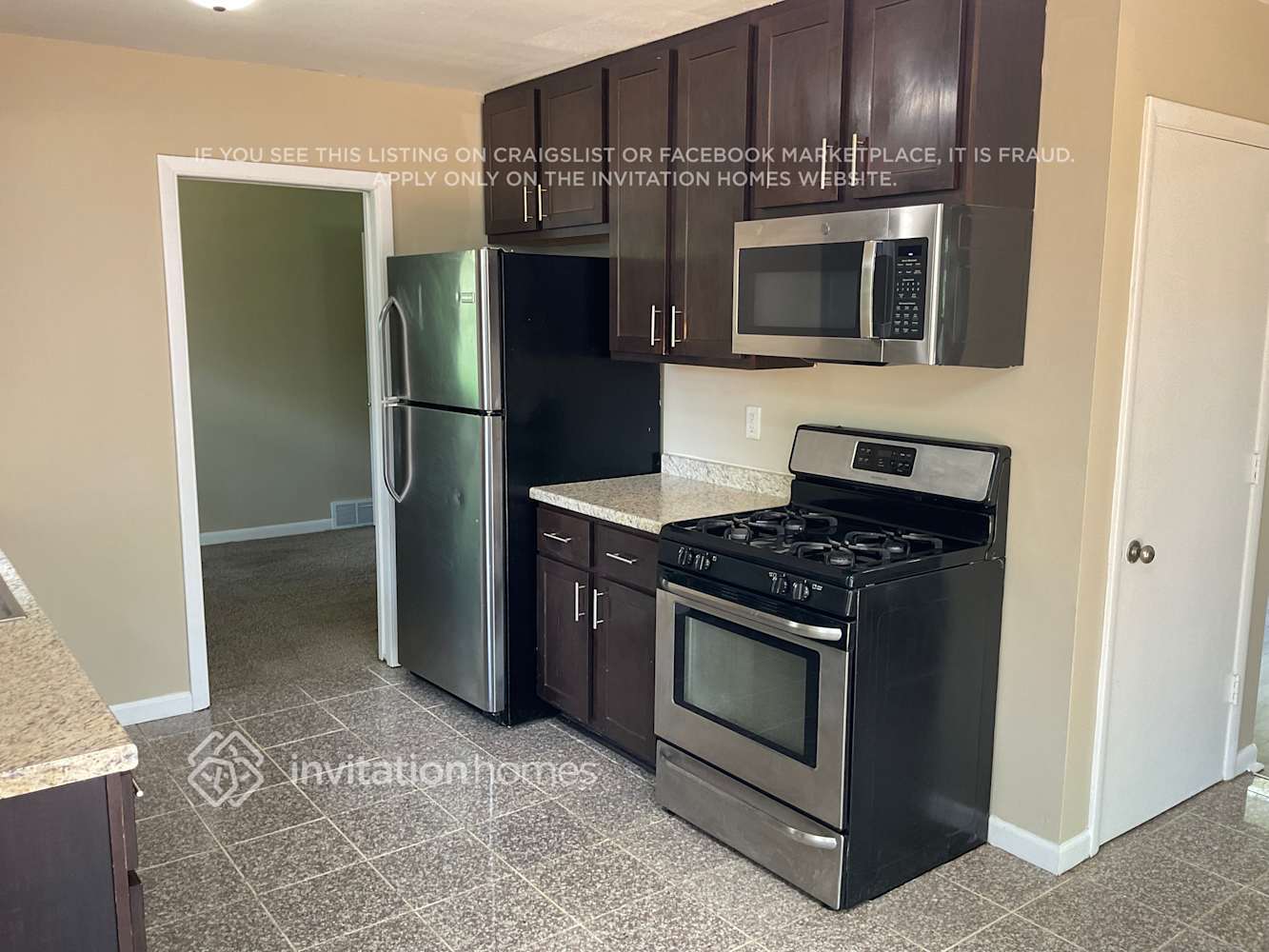 Building Photo - 816 81st Ave N