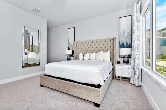 Building Photo - 7740 Sandy Ridge Dr