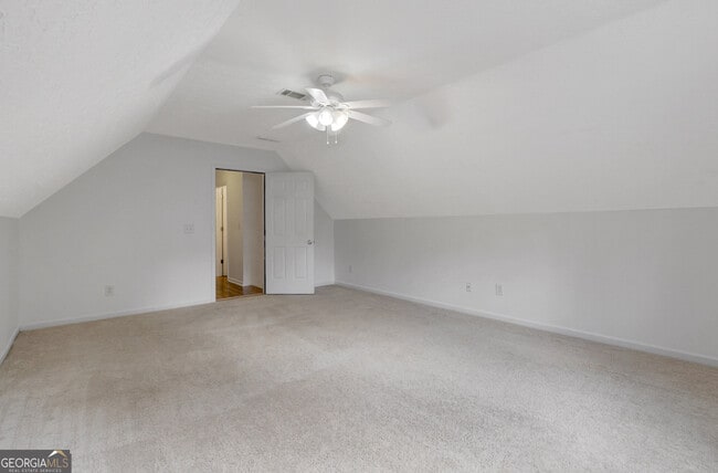 Building Photo - 77 Crescent St