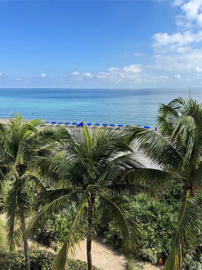 Building Photo - 17201 Collins Ave