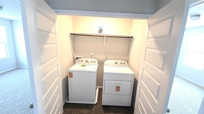 Building Photo - 2607 Derwent Dr