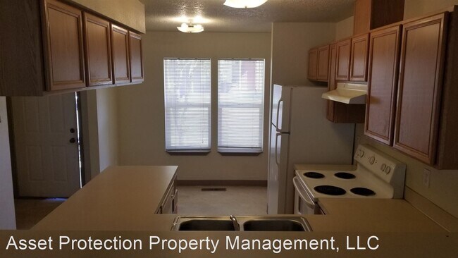 Building Photo - 18310 SE Abernethy Ln