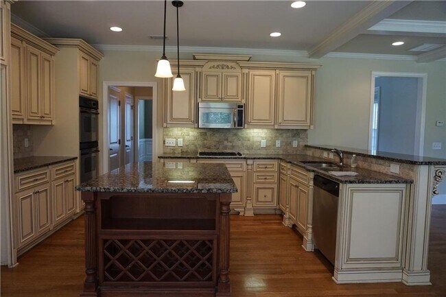 Building Photo - 2597 Stone Manor Dr NE