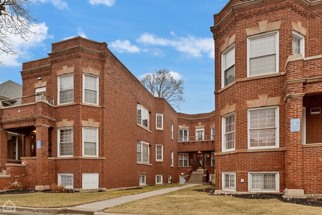 Building Photo - 7314 S King Dr