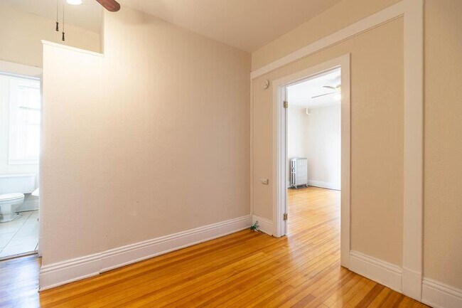 Building Photo - 1531 N Washington St