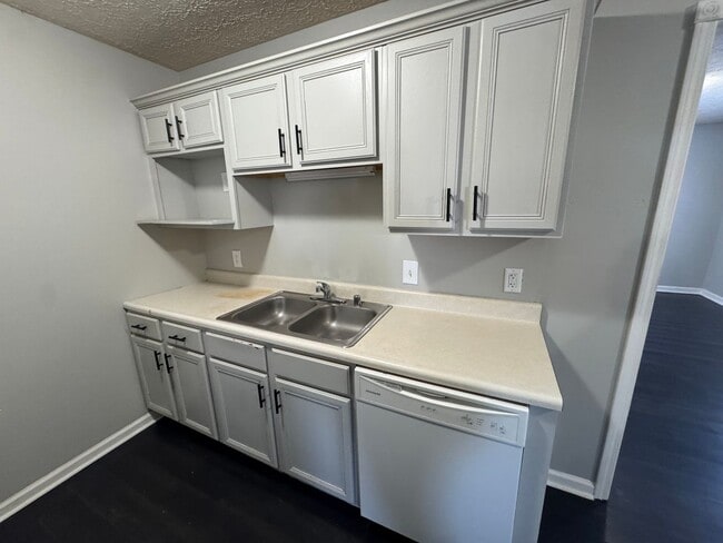 Building Photo - River Valley Apartments