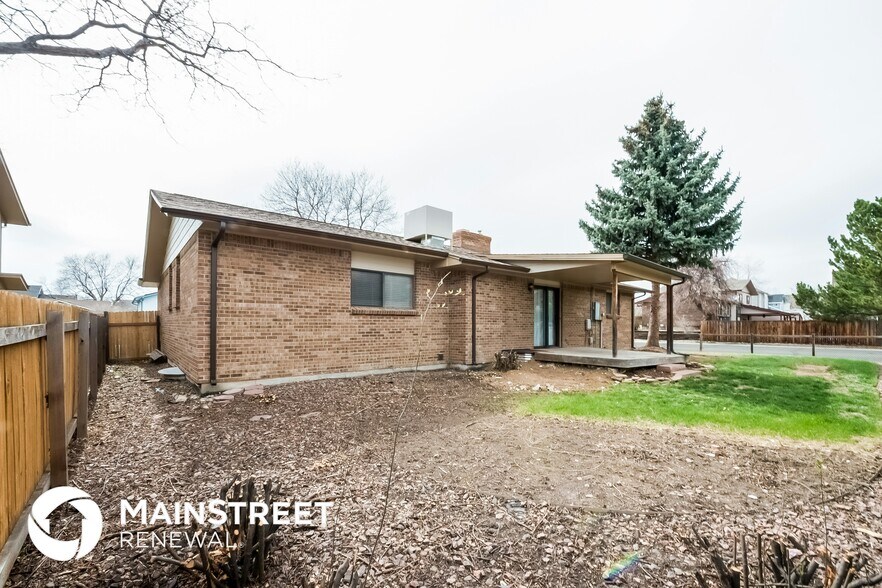 Building Photo - 12892 Clermont St