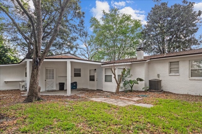 Building Photo - 3/2 with 1/1 In Law Suite in  Heritage Farms Orange Park South