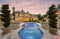 Building Photo - 54 Beverly Park Way