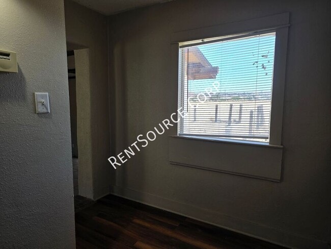 Building Photo - 750 CA-58