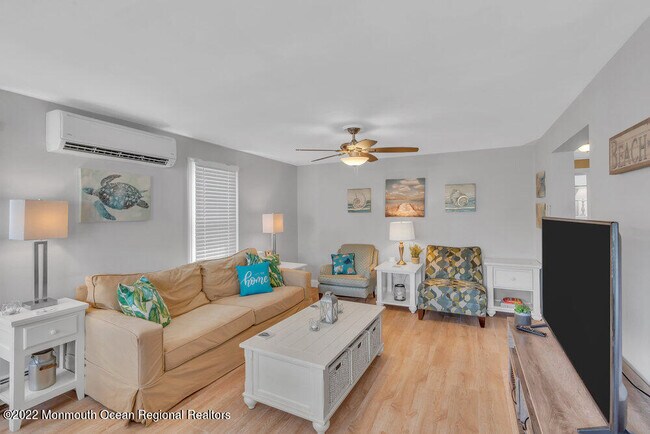 Building Photo - 1226 1/2 Briarwood Rd-