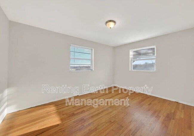 Building Photo - 8908 Scottdale Ave