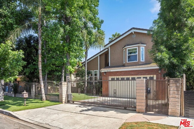 Building Photo - 15232 Hartsook St