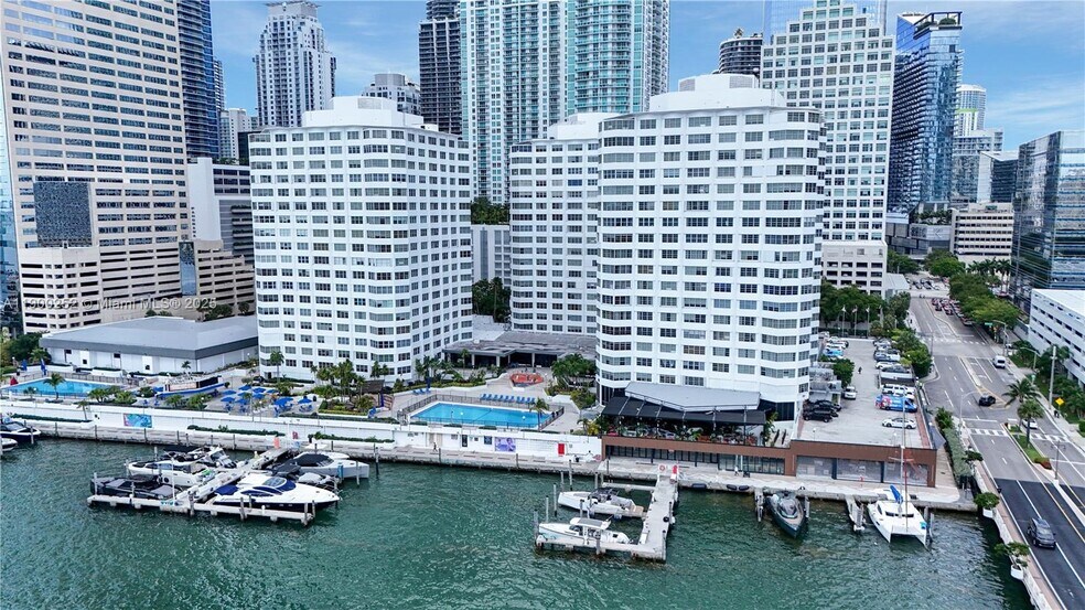 Building Photo - 801 Brickell Bay Dr