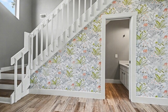 Building Photo - 522 Crestwood Dr