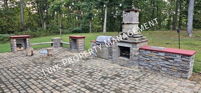 Building Photo - 7701 Elizabeth Way Dr