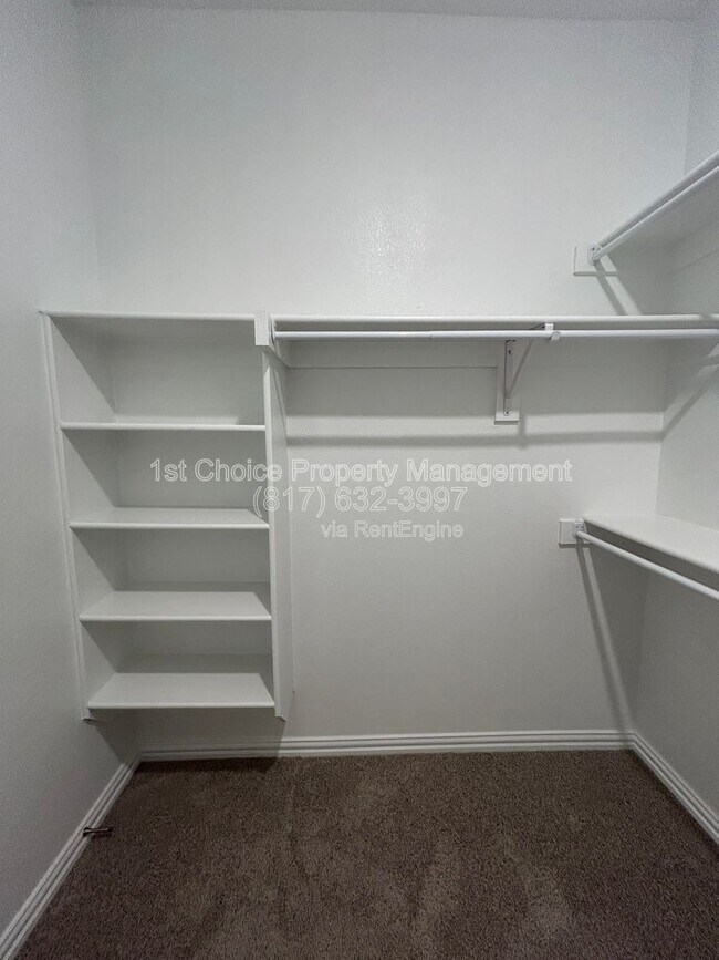 Building Photo - 1448 Sun Gdn Wy