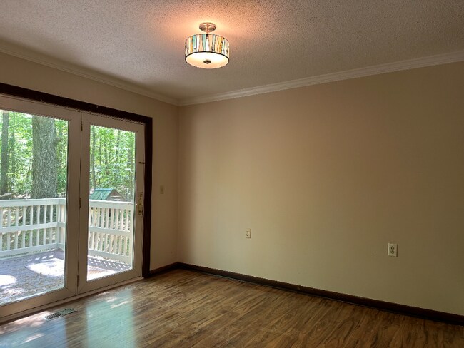 Building Photo - 104 Hudson Hills Rd