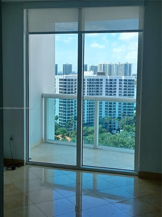 Building Photo - 19400 Turnberry Way