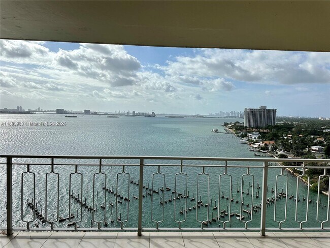Building Photo - 11111 Biscayne Blvd