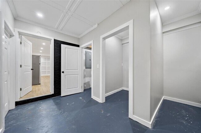 Building Photo - 1905 Fort Valley Dr SW