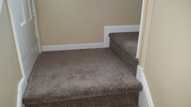 Building Photo - 4214 Verona Rd