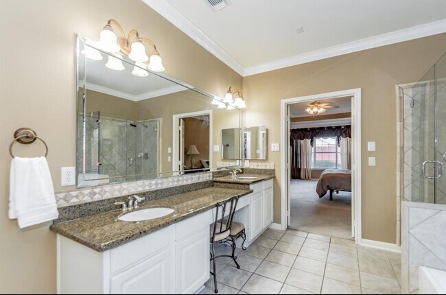 Building Photo - 303 N Elder Grove Dr
