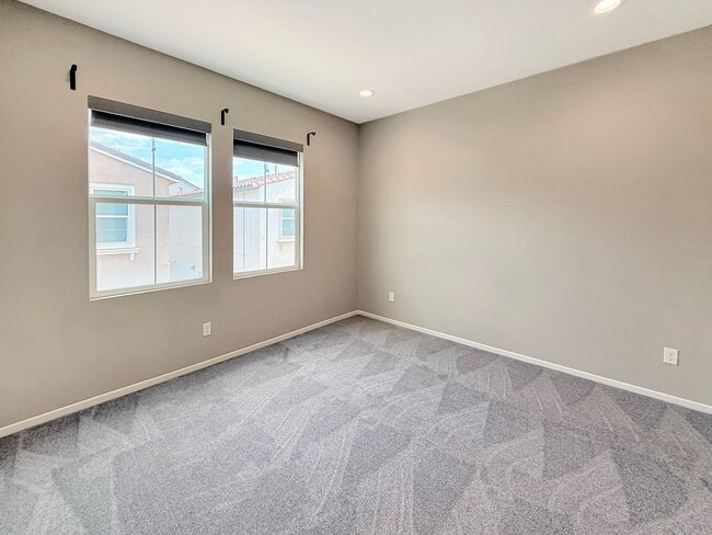Building Photo - Charming 4BR/3BA Two-Story house with Atta...
