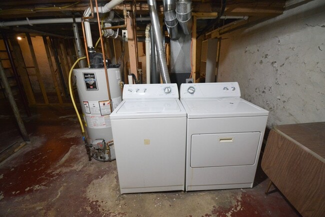 Building Photo - Beautifully updated home in prime downtown location!