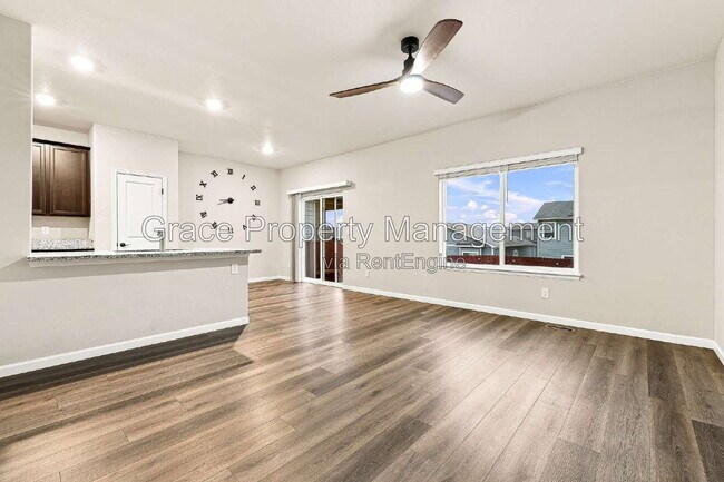 Building Photo - 8883 Ventura Ct