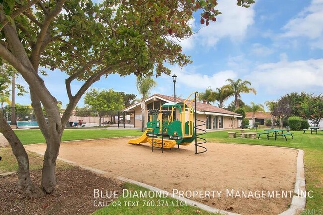 Building Photo - Cozy 3 BR, 2 BA townhome in Encinitas