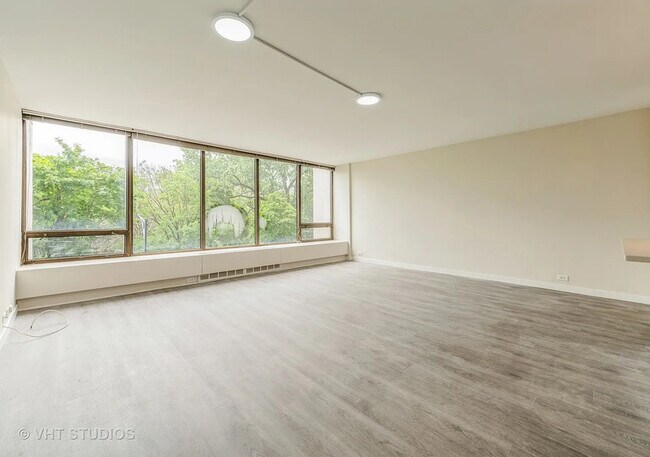 Building Photo - 2800 N Lake Shore Dr