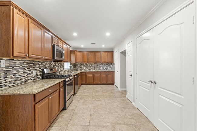 Building Photo - 1411 Conrad Sauer Dr