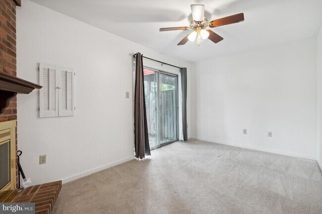 Building Photo - 18221 Fox Chase Cir