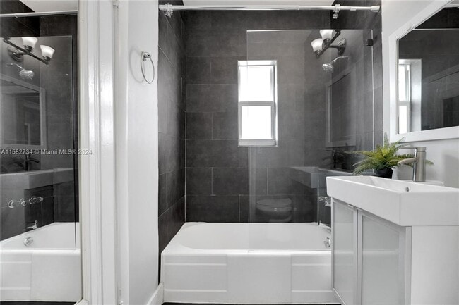 Building Photo - 846 Jefferson Ave