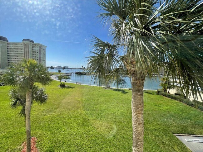 Building Photo - 4575 Cove Cir