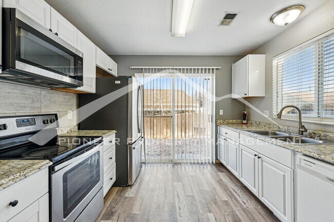 Building Photo - Spacious 3-Bedroom Home with Modern Features and Private Yard