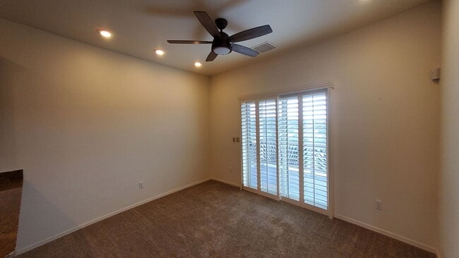 Building Photo - Three Bedroom with Amazing Views