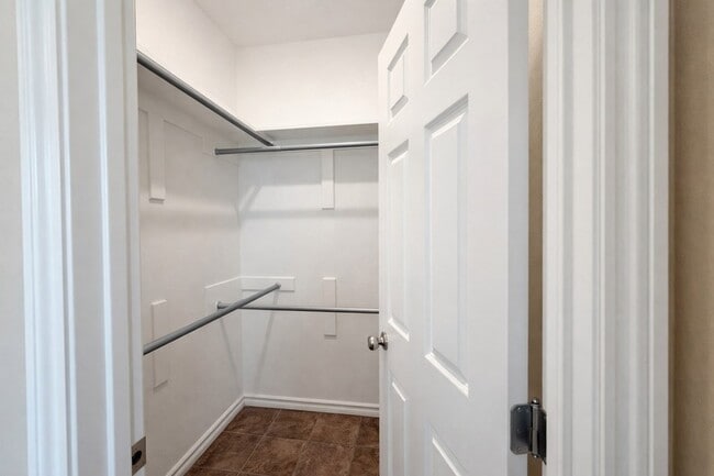 Building Photo - 811 S Wilson St