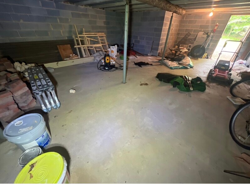 Building Photo - 2314 Green Forest Ln