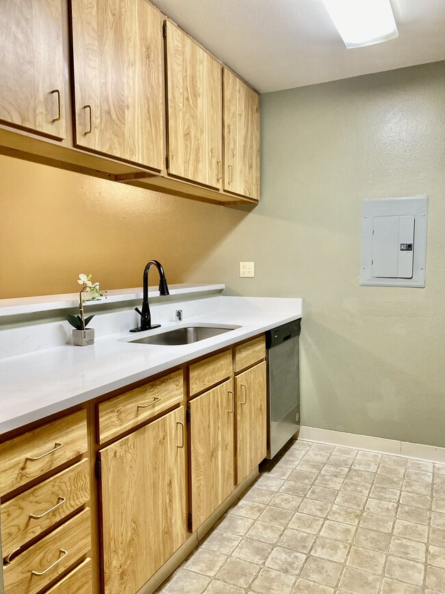 Building Photo - 5339 Brody Dr