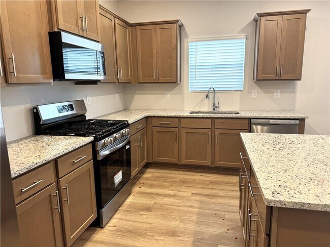 Building Photo - 273 Bloomfield Cir