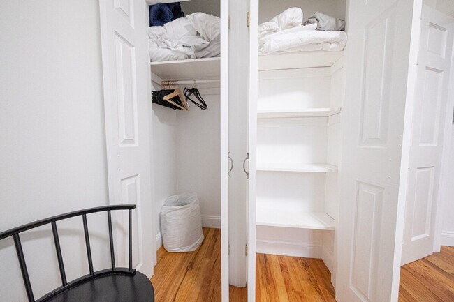 Building Photo - 305 E 95th St