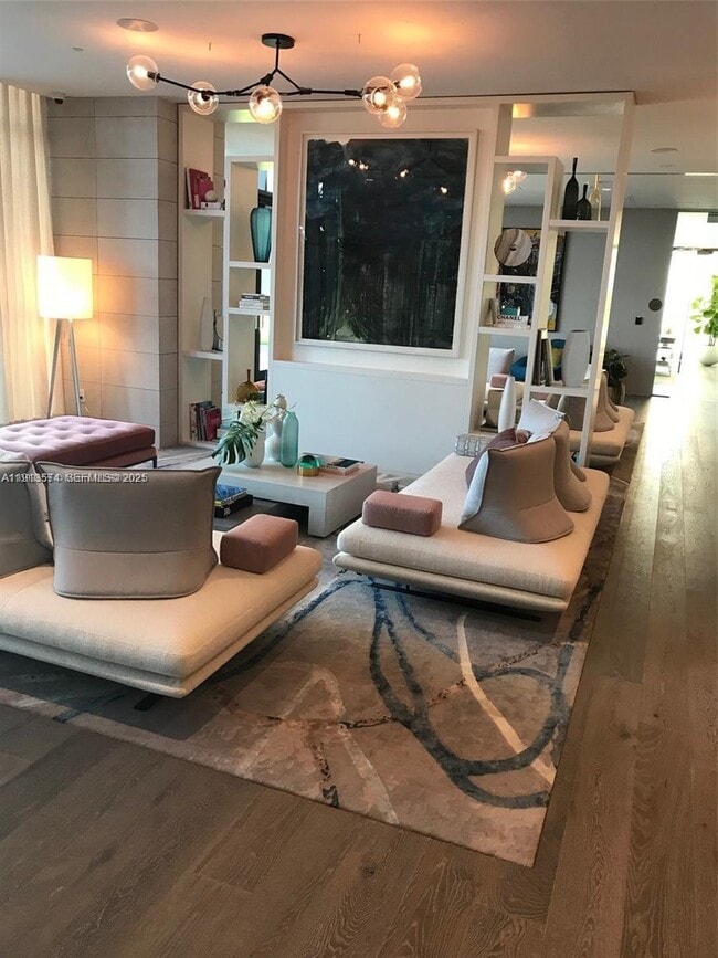 Building Photo - 650 NE 32nd St