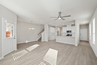 Building Photo - 835 Oakland Dr