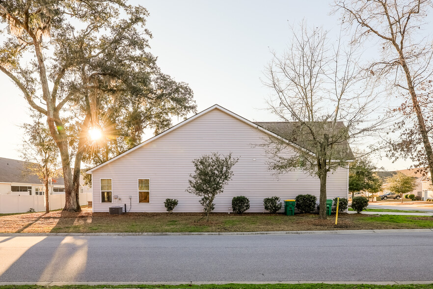 Building Photo - 203 Wooden Wheel Ln